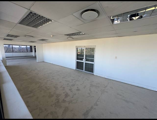 444M² SHOWROOM TO LET IN KRAMERVILLE